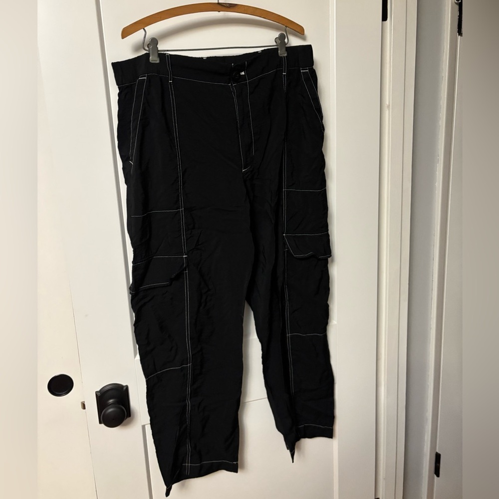 Gap barely worn light cargo pants